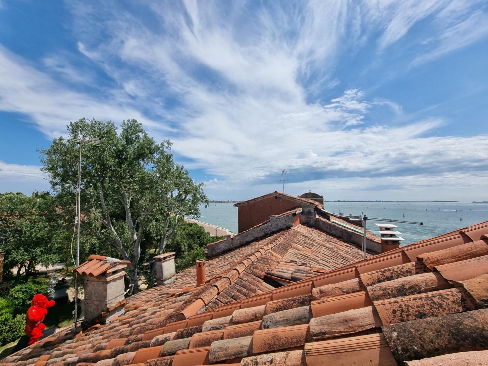 Biennale Terrace Apartment Venesia Bagian luar foto