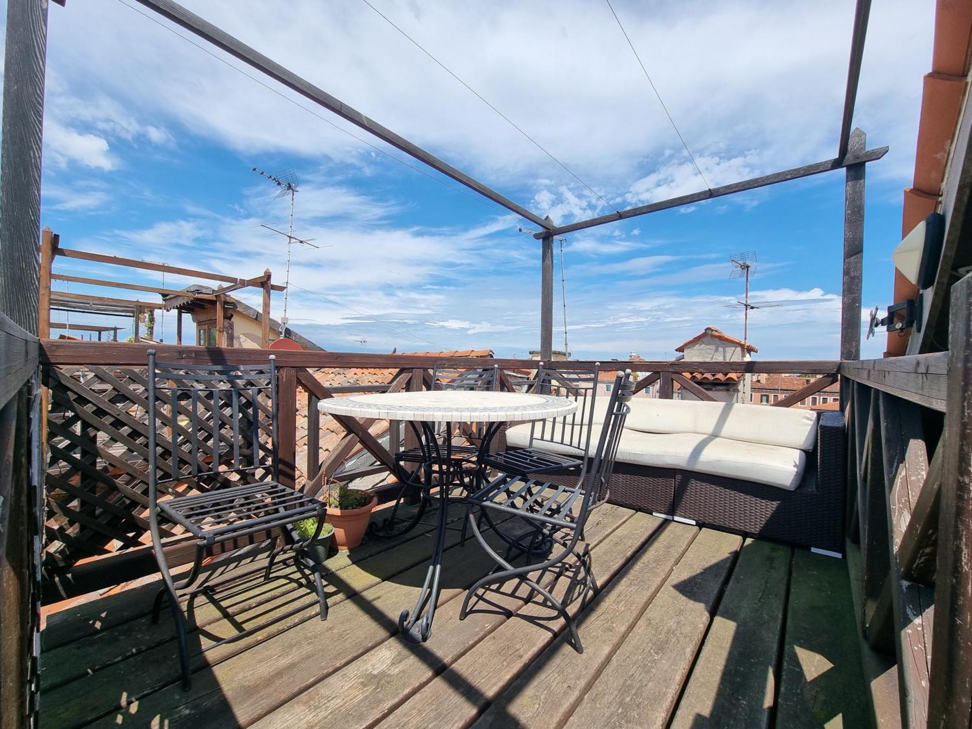 Biennale Terrace Apartment Venesia Bagian luar foto